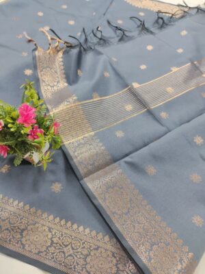 Banarasi Silk Dupatta in Kattan feel with Booti Design