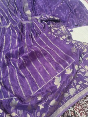 Pure Russian Silk Floral stylish Border Pallu Saree